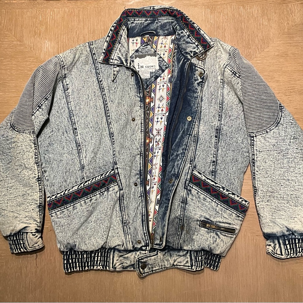 True Vintage 80s in Crowd Acid Washed Denim Jacket Men’s Small